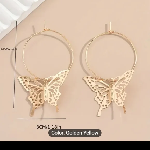 🛑3/$15 Golden hollow butterfly hoop earrings - Picture 4 of 4